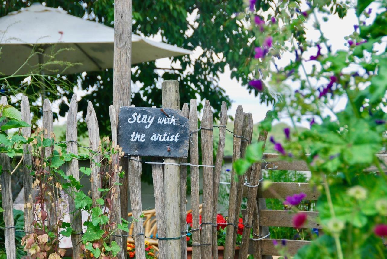 Staying With The Artist Teuven Exteriör bild